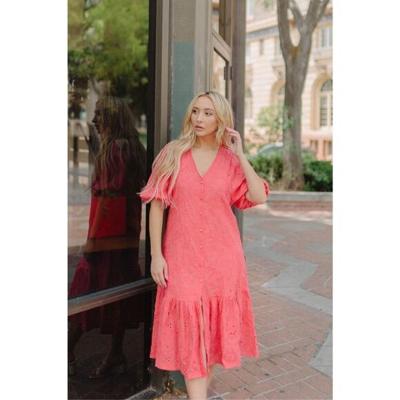 ✨AMORA RED EYELET EMBROIDERED MIDI DRESS✨ - Picture 5 of 10